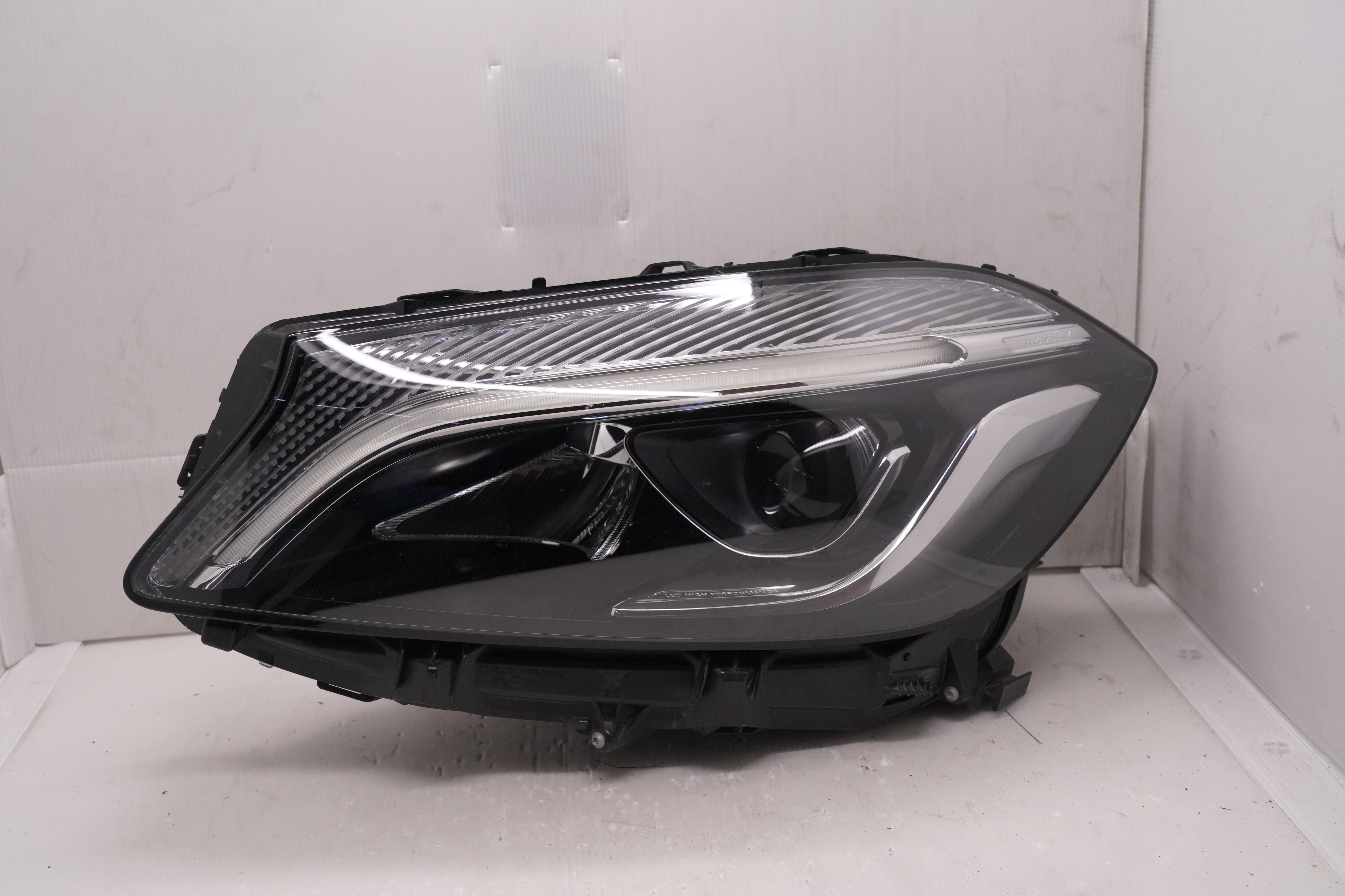 MERCEDES-BENZ GLA-CLASS 2017-2019 XENON L.H.S HEADLIGHT GENUINE