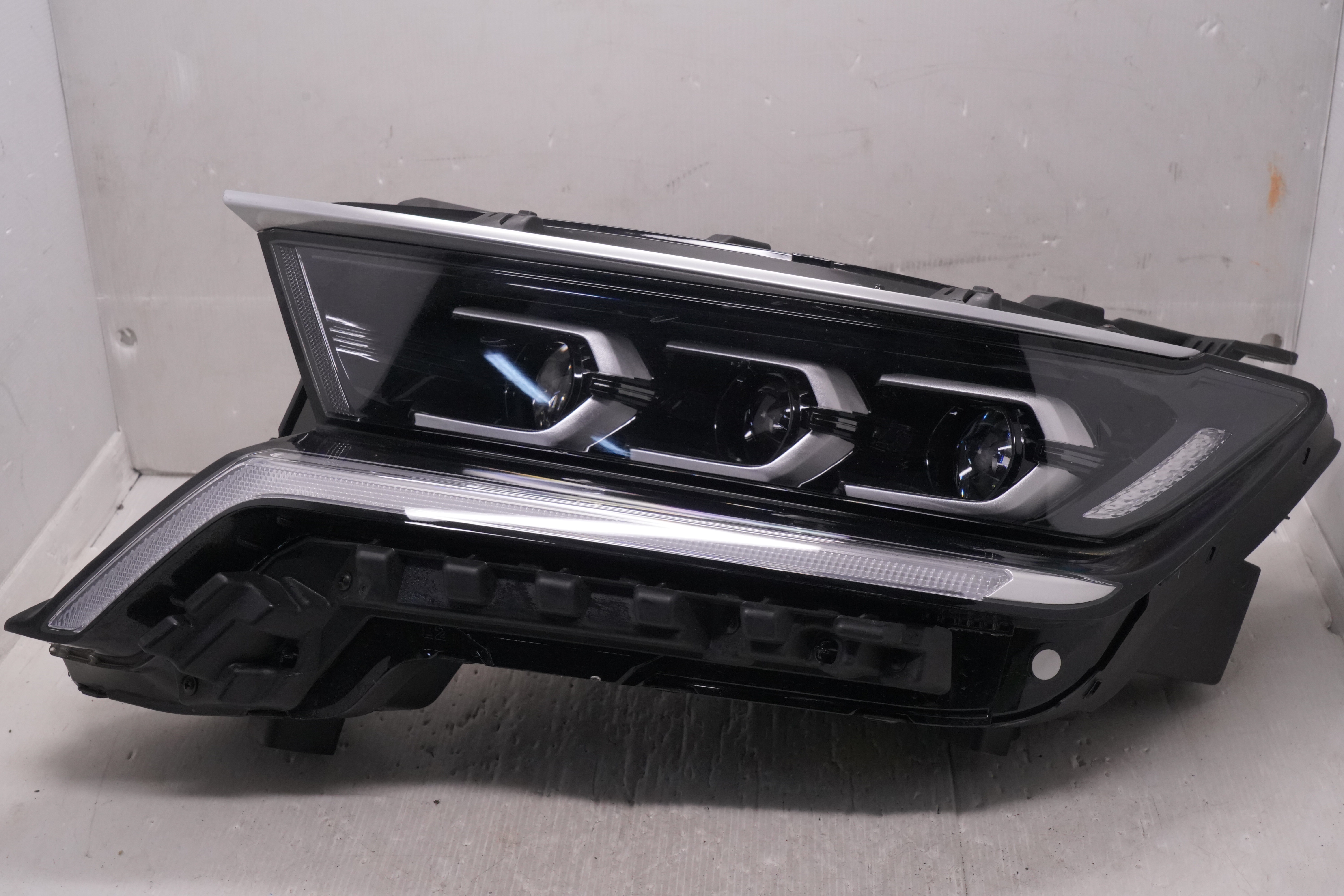 KIA SORENTO 2021-2023 LED L.H.S HEADLIGHT GENUINE