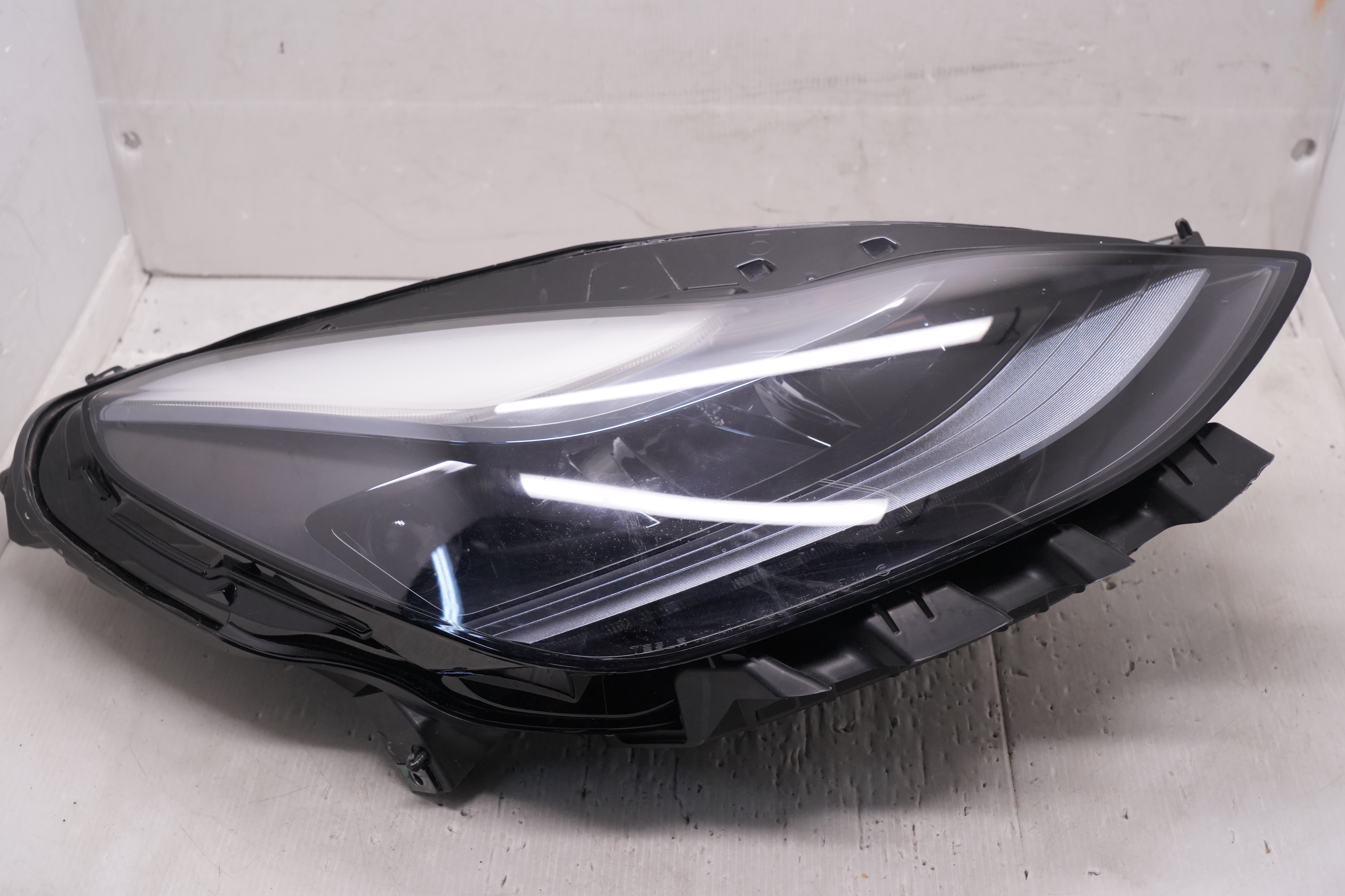 TESLA MODEL 3 Y 2020-2024 LED L.H.S HEADLIGHT GENUINE
