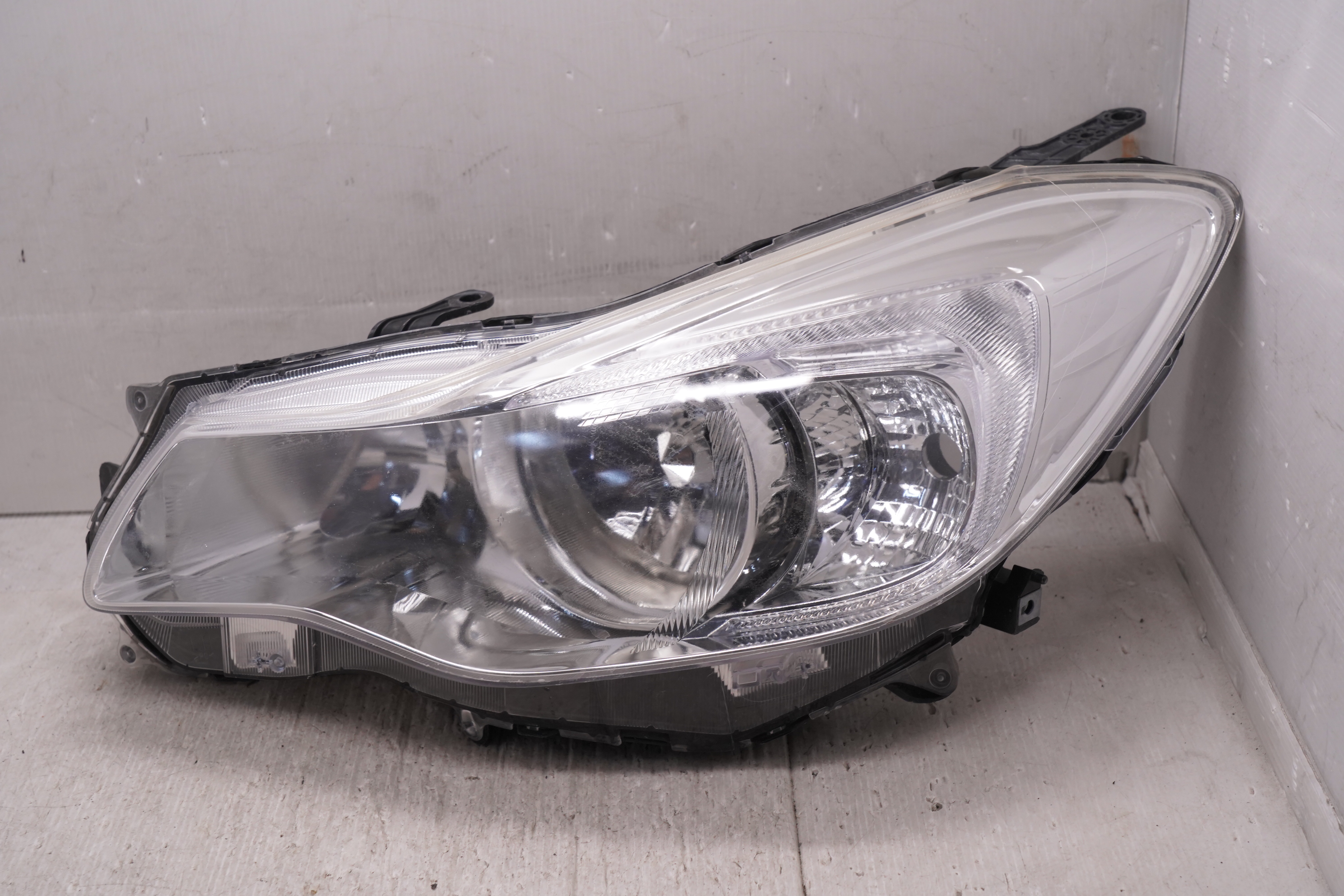 SUBARU IMPREZA 2012-2016 XENON L.H.S HEADLIGHT GENUINE