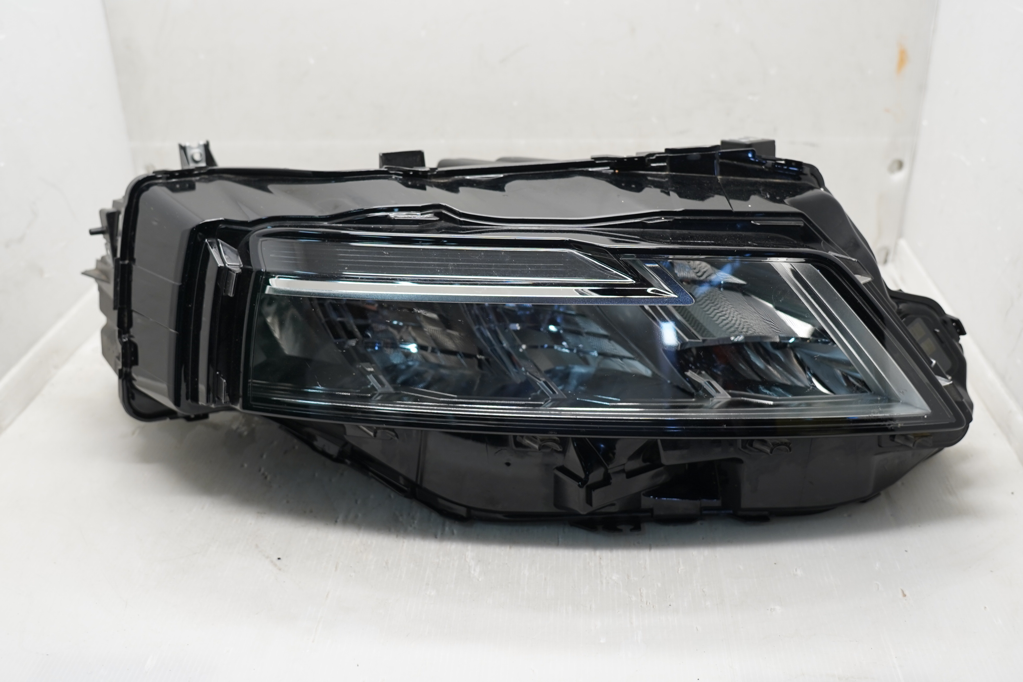 NISSAN ROGUE 2021-2025 LED R.H.S HEADLIGHT GENUINE