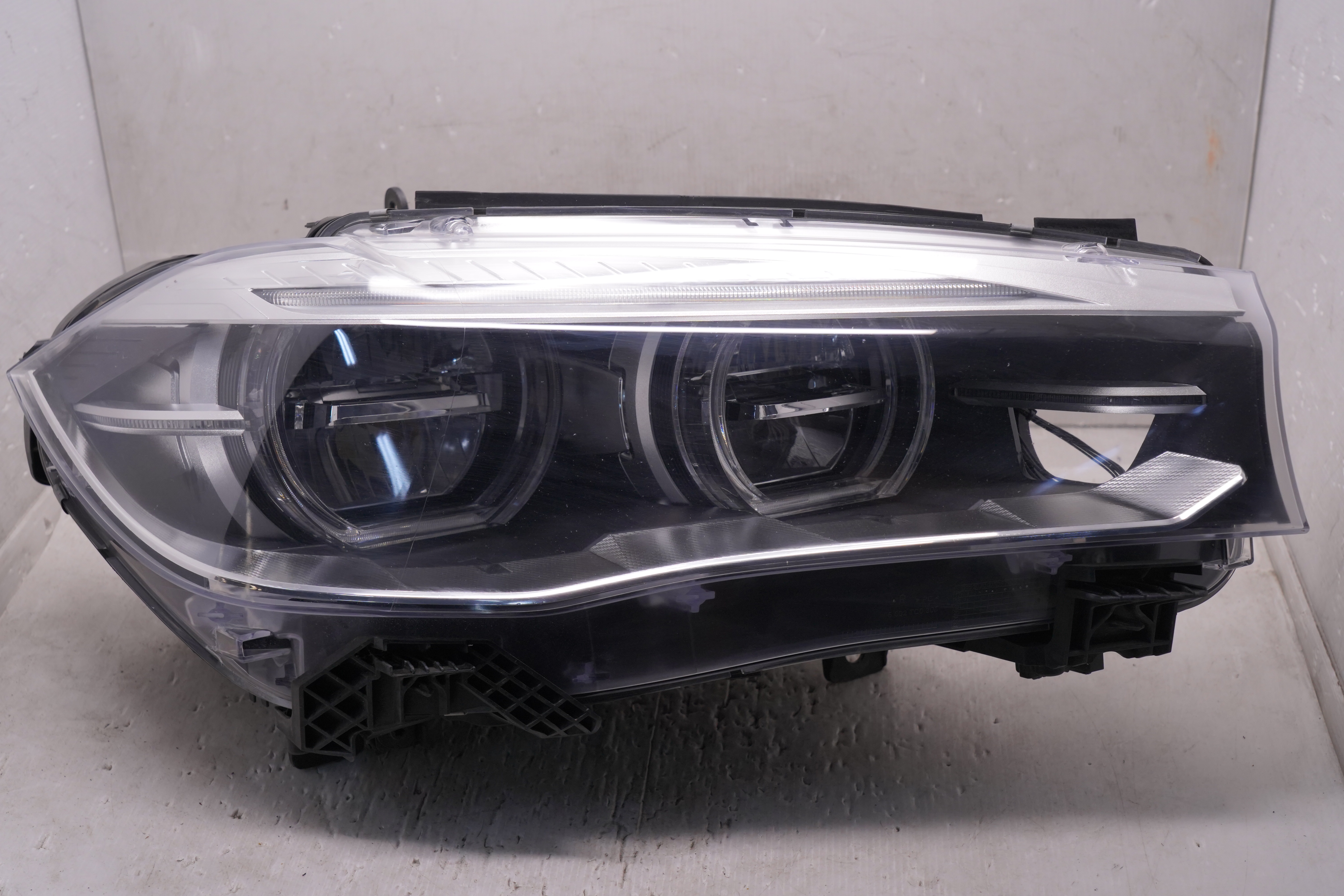BMW X5 F15 X6 F16 2014-2017 LED R.H.S HEADLIGHT GENUINE