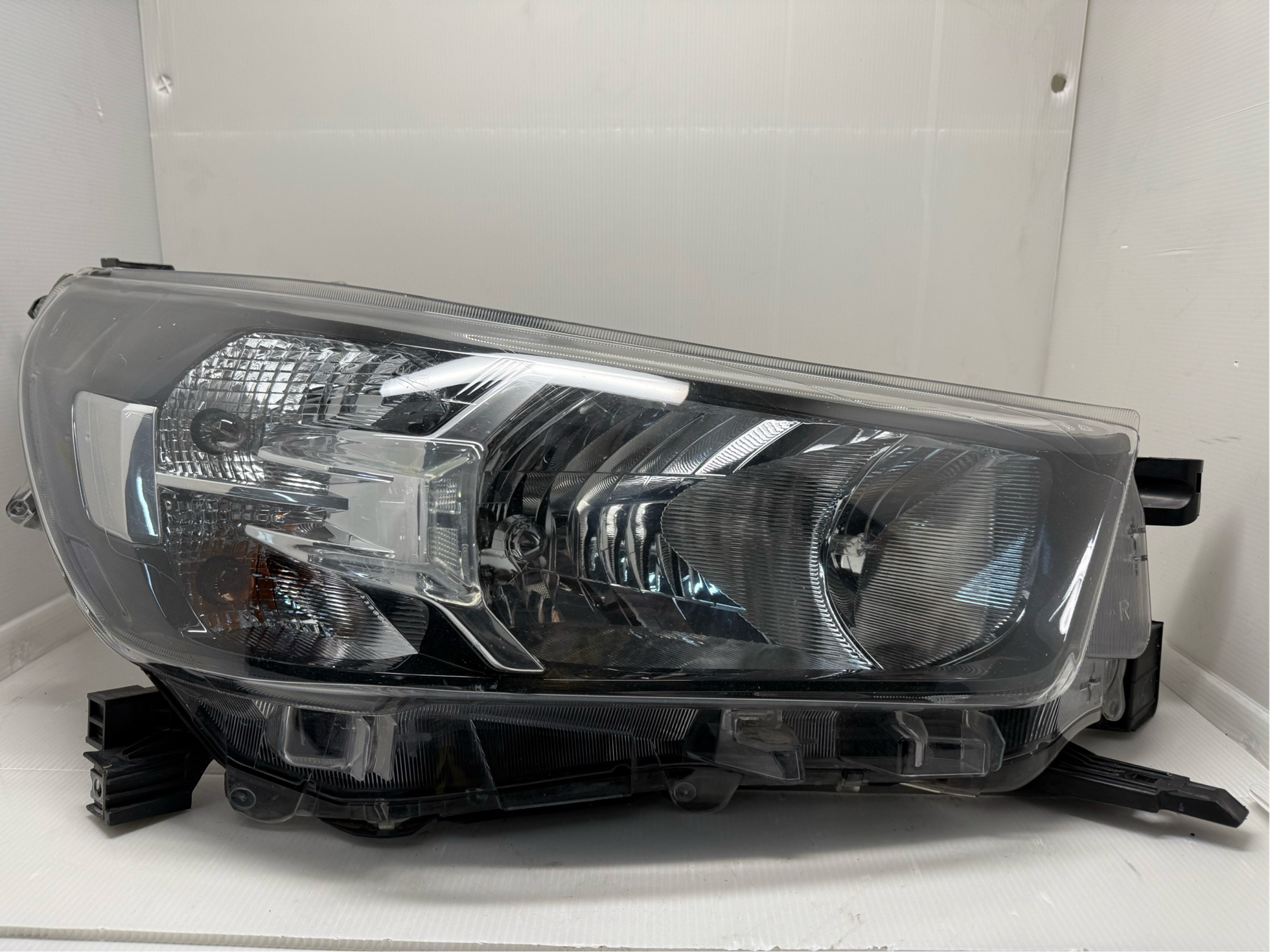 Toyota HILUX REVO 2020-2023 HALOGEN R.H.S HEADLIGHT GENUINE