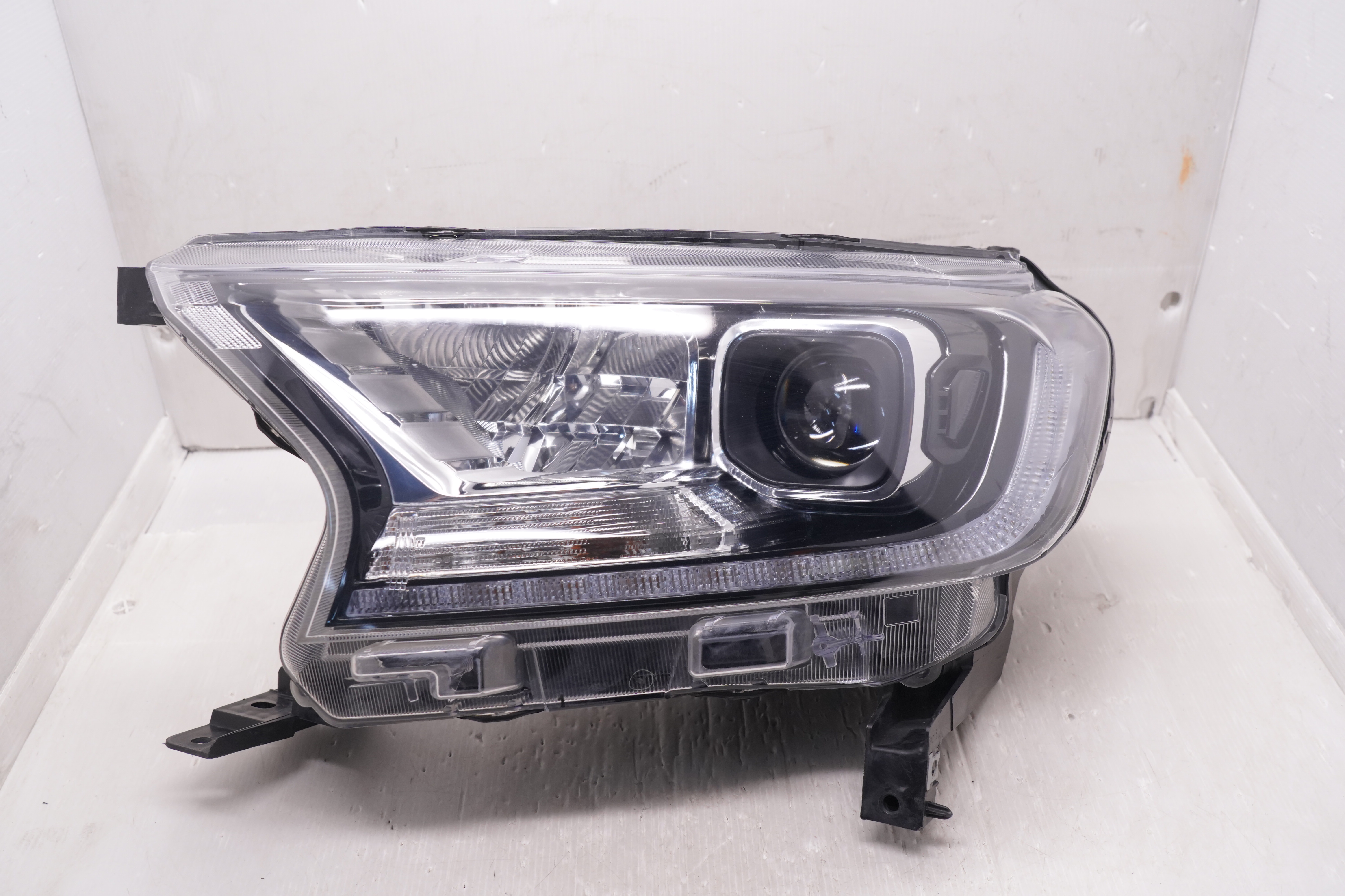 FORD EVEREST RANGER 2020-2021 LED L.H.S HEADLIGHT GENUINE