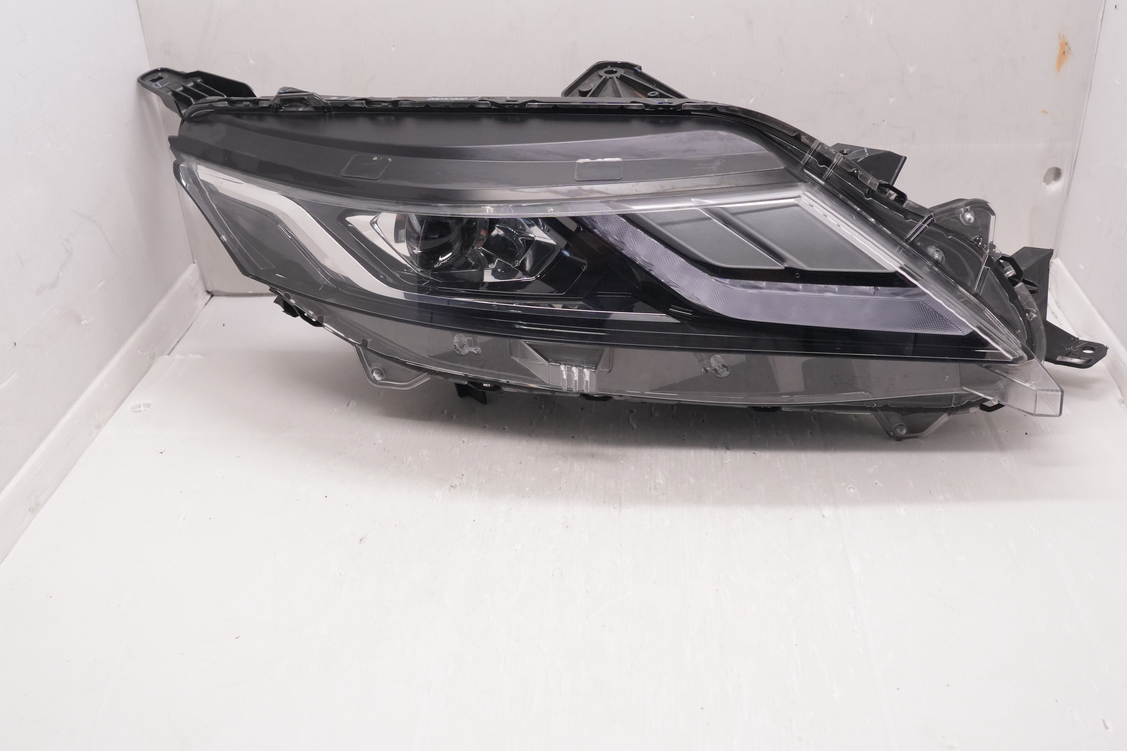 Mitsubishi TRITON L200 2019-2022 LED R.H.S HEADLIGHT GENUINE