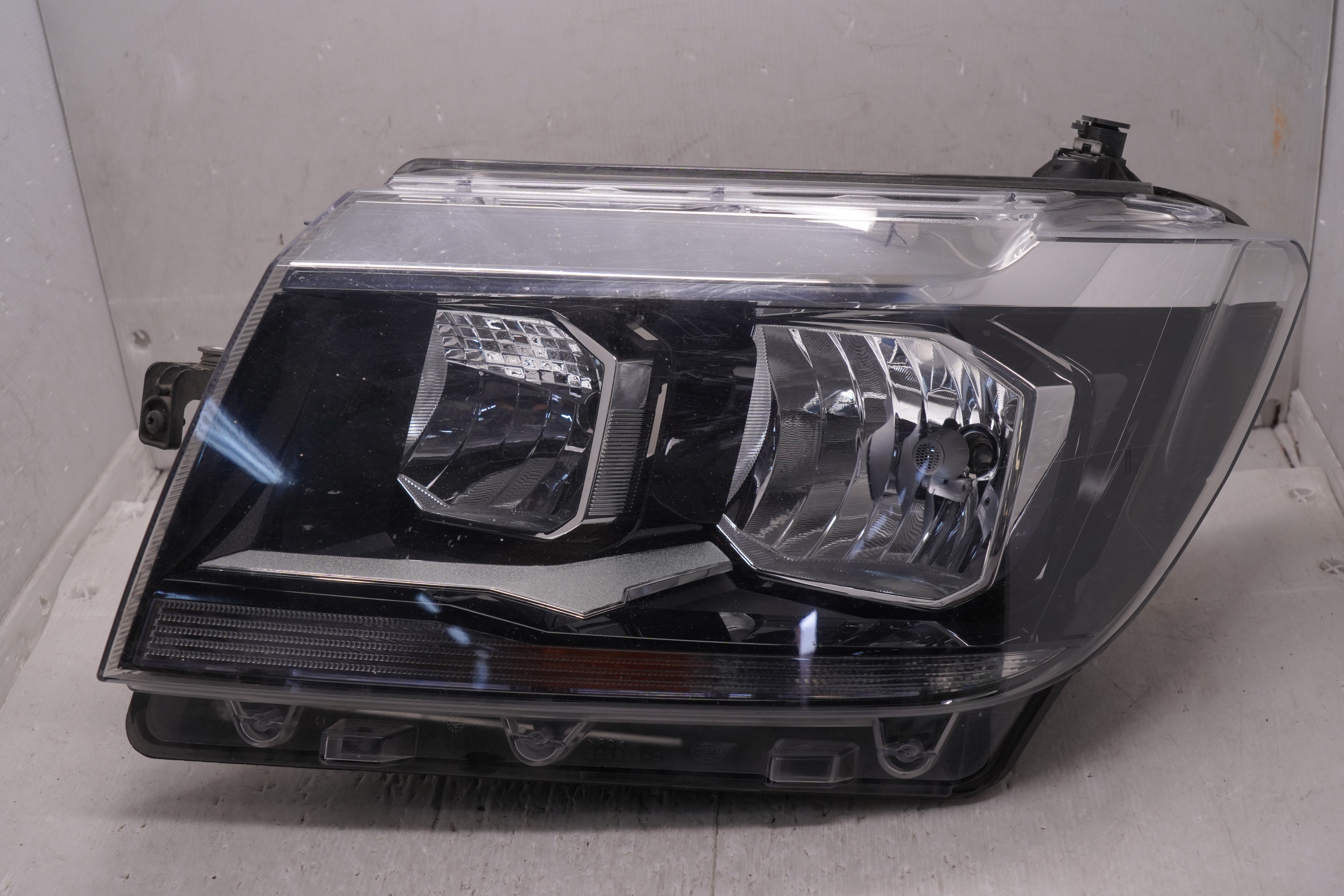 VOLKSWAGEN CRAFTER 2017-2023 HALOGEN L.S.H HEADLIGHT GENUINE