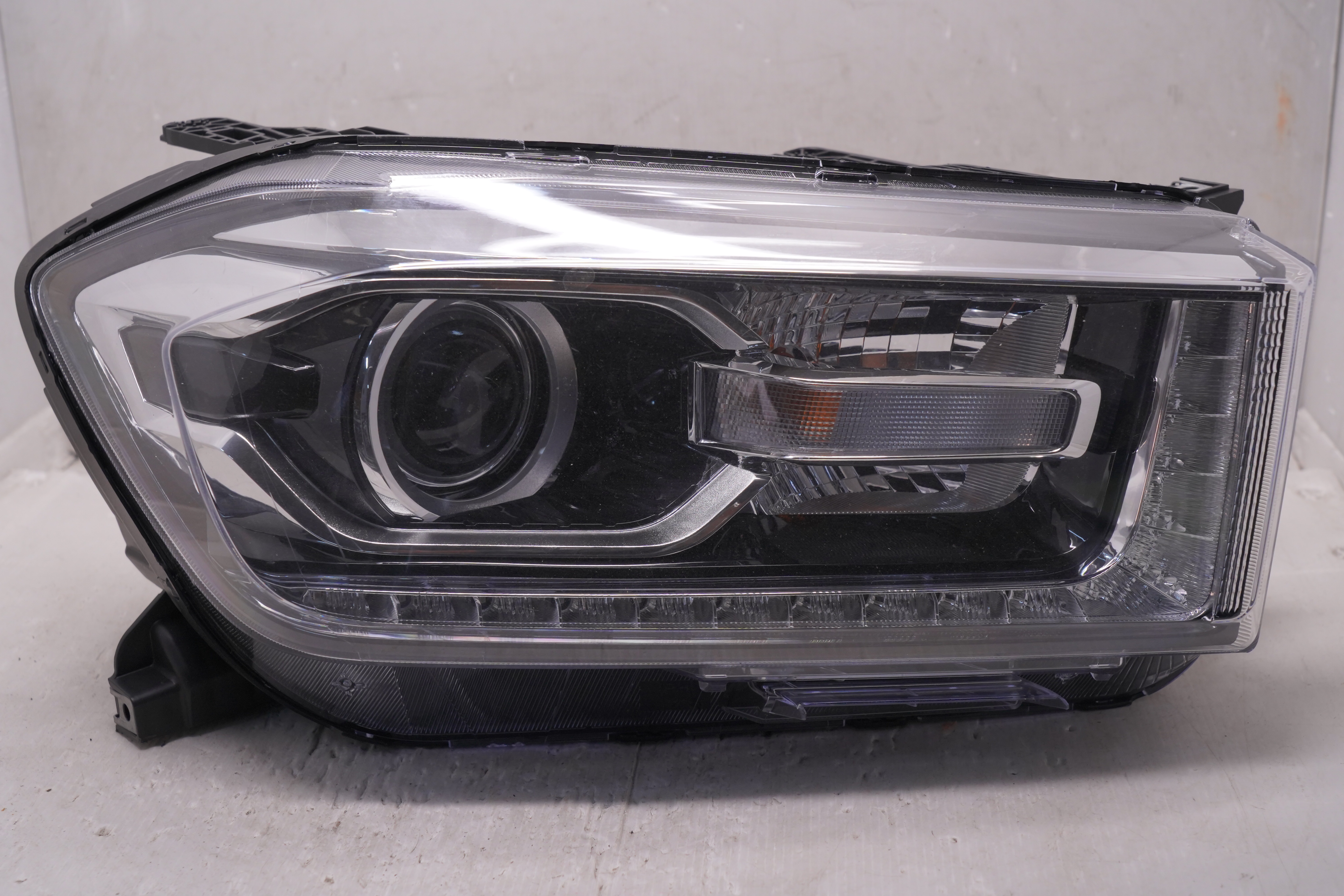 MAXUS LDV T60 2017-2020 LED R.H.S HEADLIGHT GENUINE