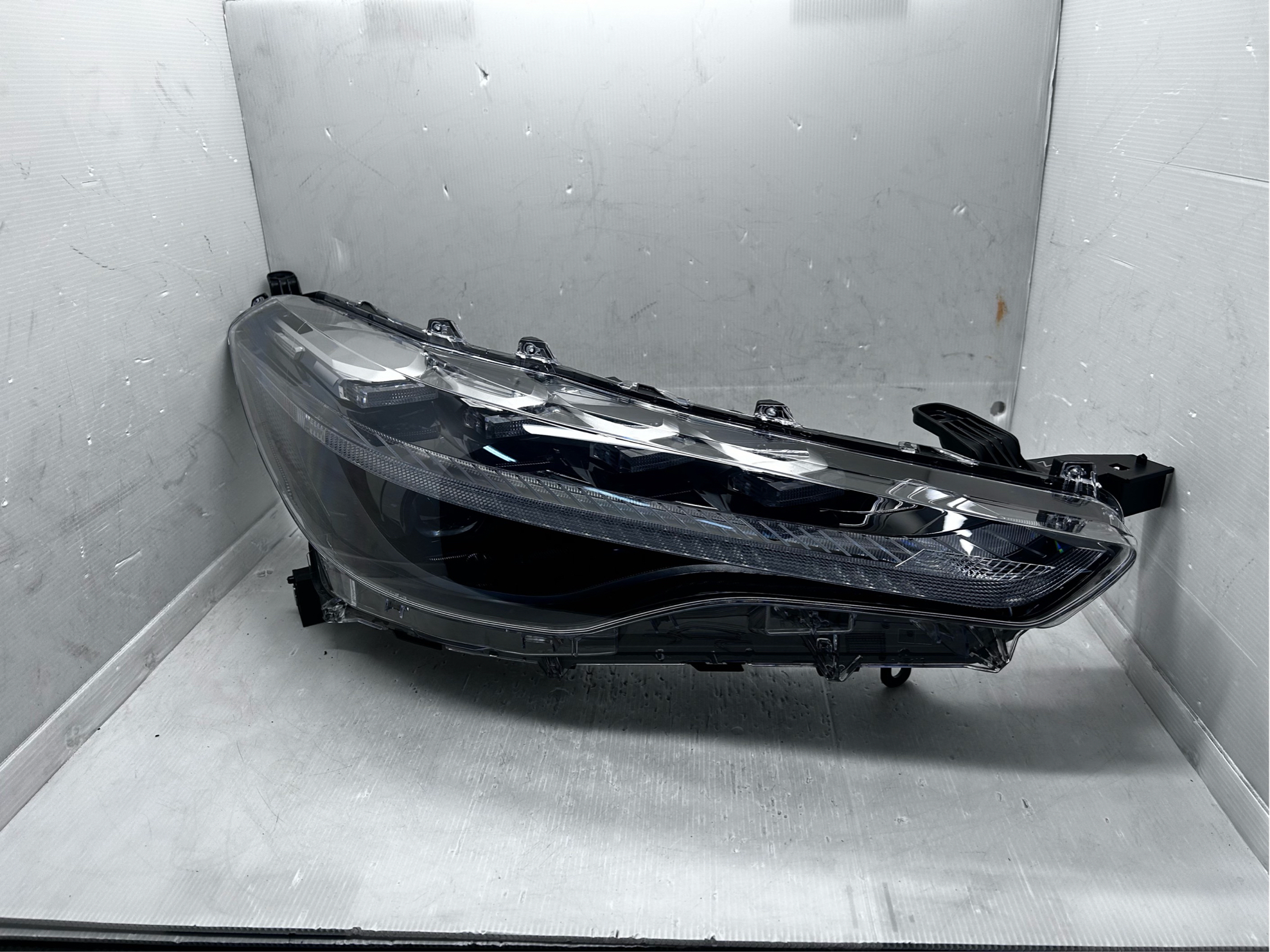 TOYOTA COROLLA CROSS 2021-2025 LED R.H.S HEADLIGHT GENUINE