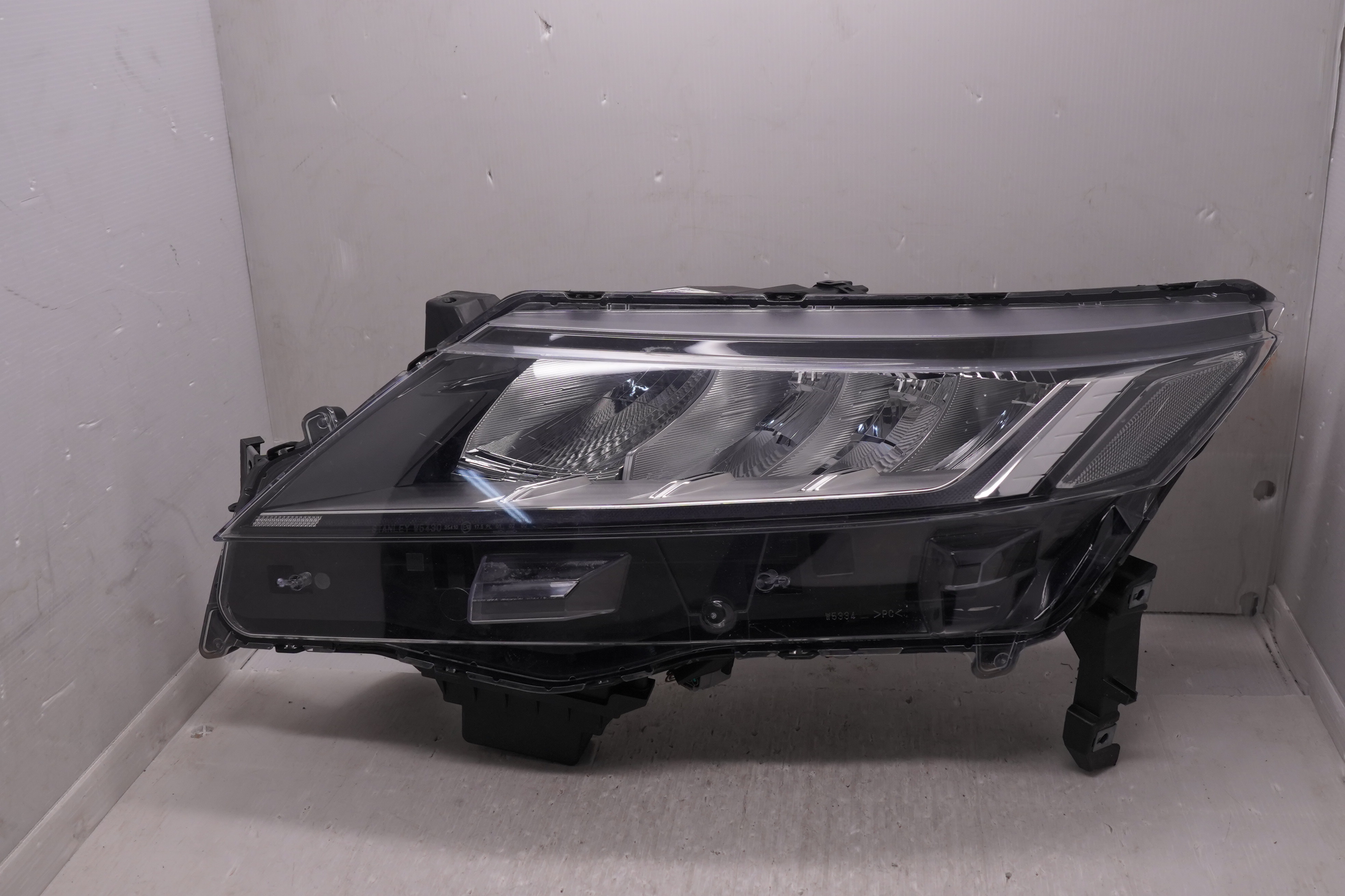 MITSUBISHI ASX 2019-2022 LED L.H.S HEADLIGHT GENUINE