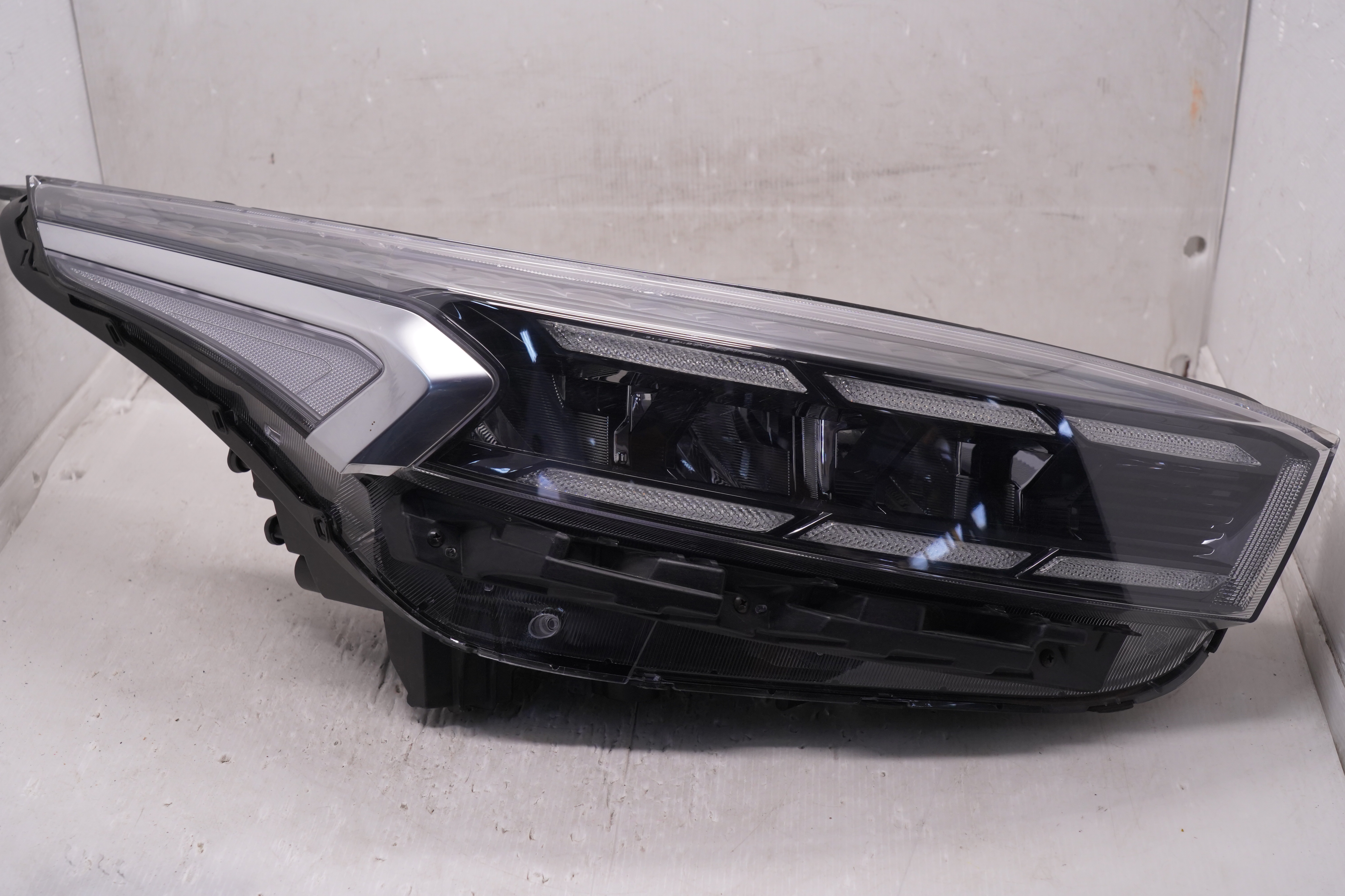 KIA CERATO 2021-2023 LED R.H.S HEADLIGHT GENUINE