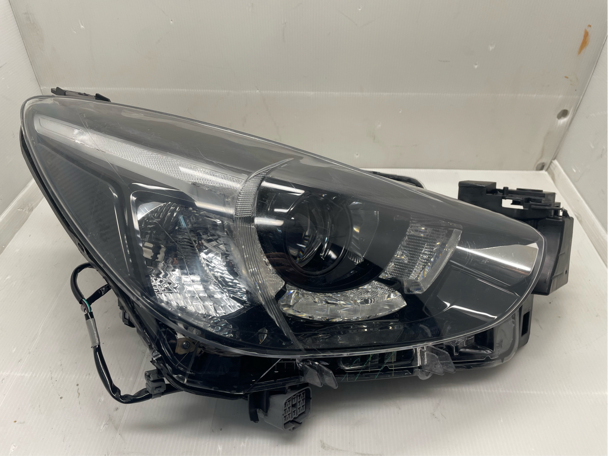 Mazda 2 2015-2019 R.H.S HEADLIGHT GENUINE