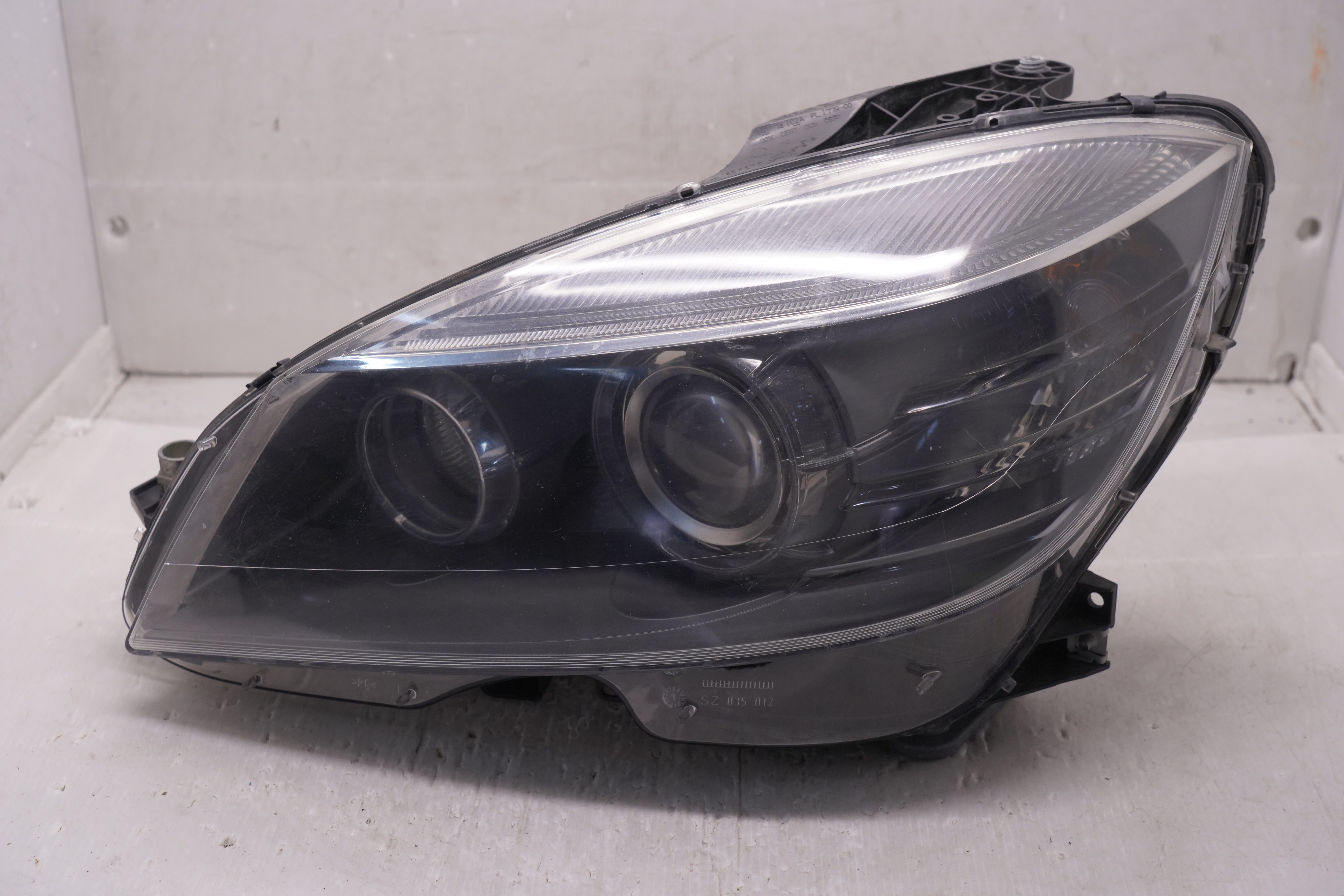 MERCEDES-BENZ C-CLASS W204 2007-2011 XENON L.H.S HEADLIGHT GENUINE