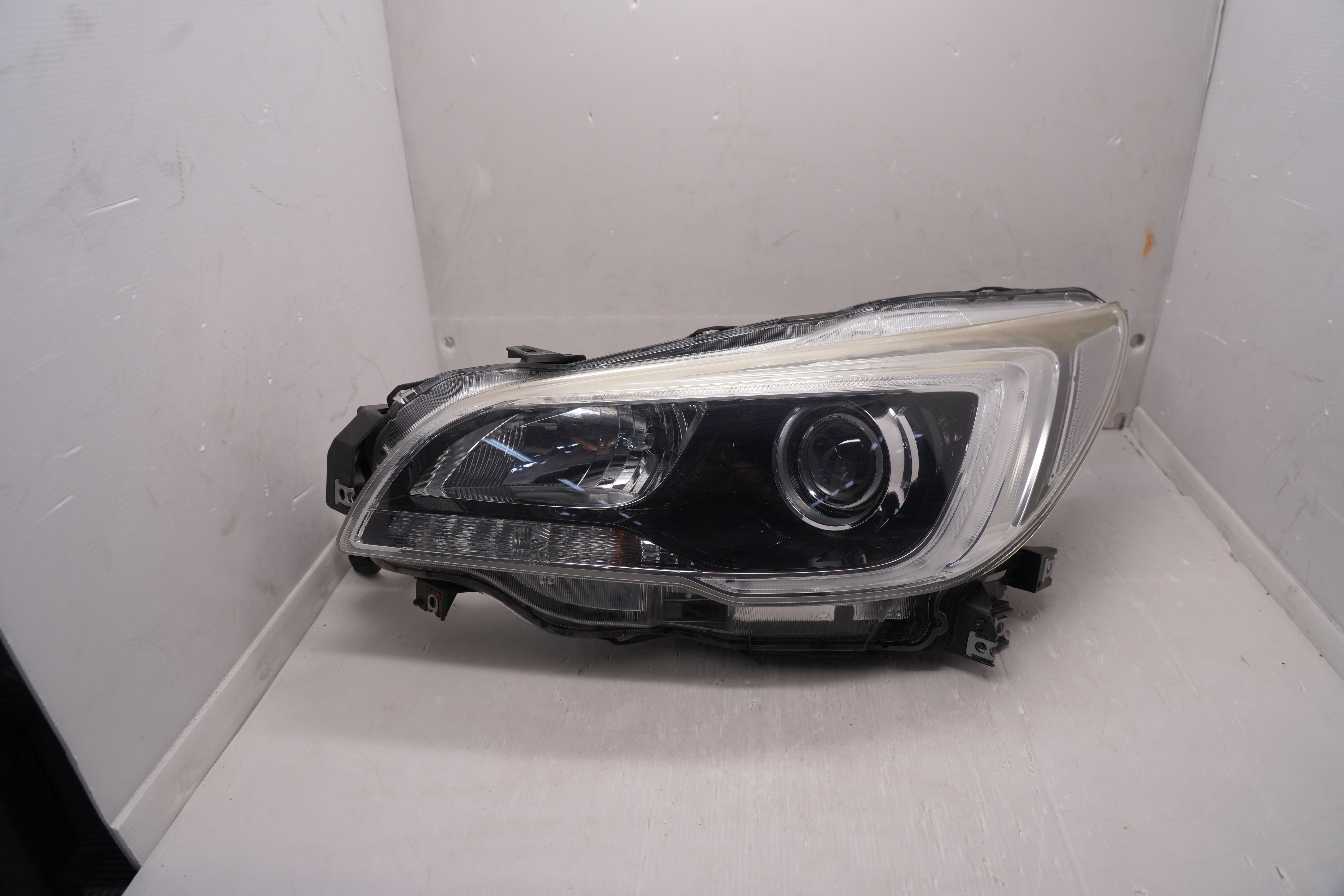 SUBARU LIBERTY LEGACY OUTBACK 2018-2019 HALOGEN L.H.S HEADLIGHT GENUINE