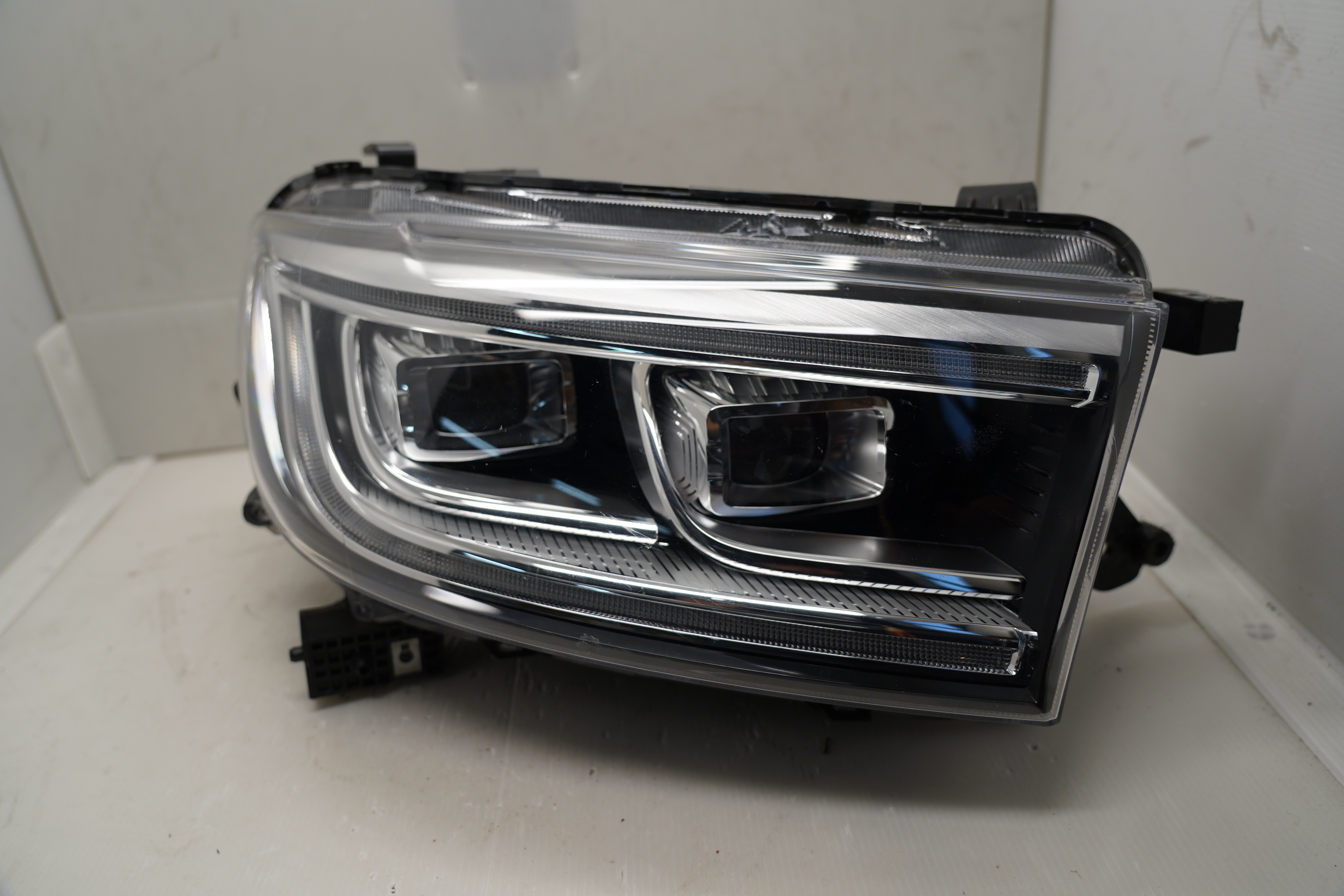 GREAT WALL CANNON 2020-2022 LED R.H.S HEADLIGHT GENUINE