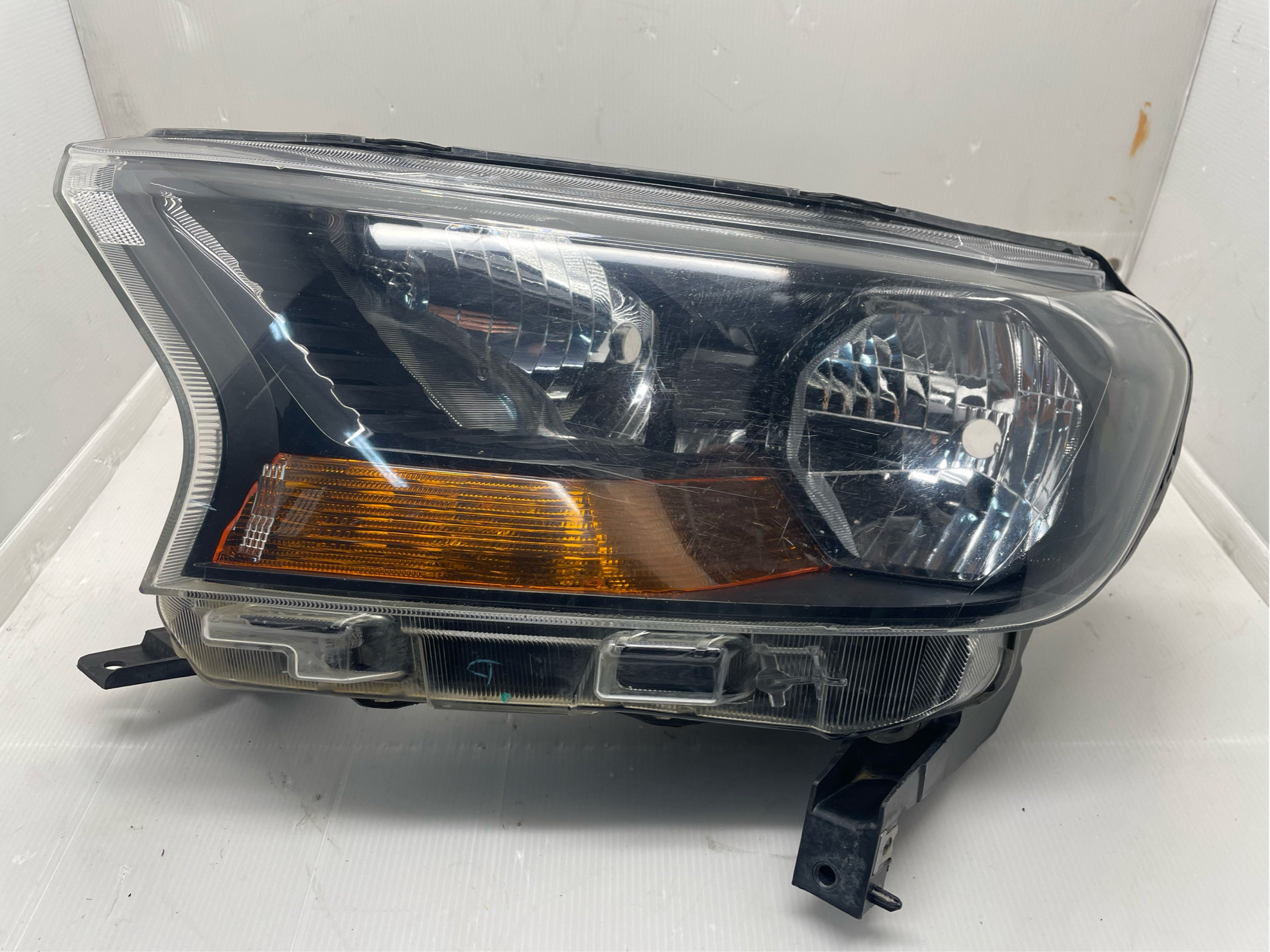Ford EVEREST 2015-2019 HALOGEN L.H.S Headlight GENUINE