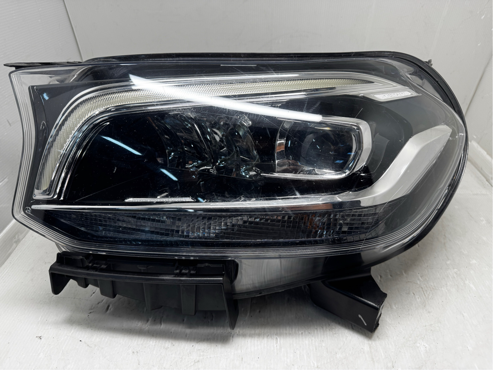 MERCEDES X-CLASS W470 2017-2020 XENON L.H.S HEADLIGHT GENUINE