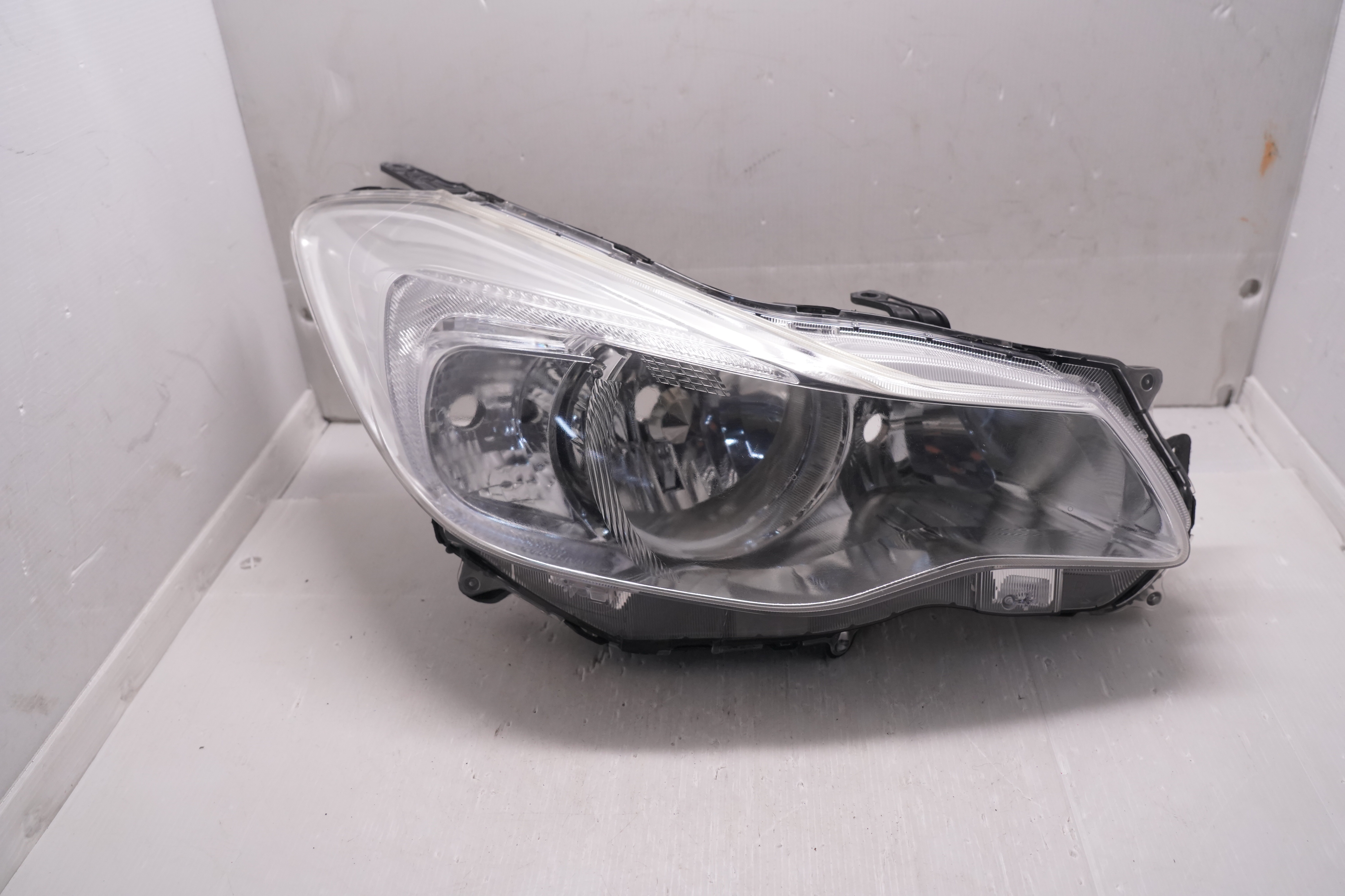 SUBARU IMPREZA 2012-2016 HALOGEN R.H.S HEADLIGHT GENUINE