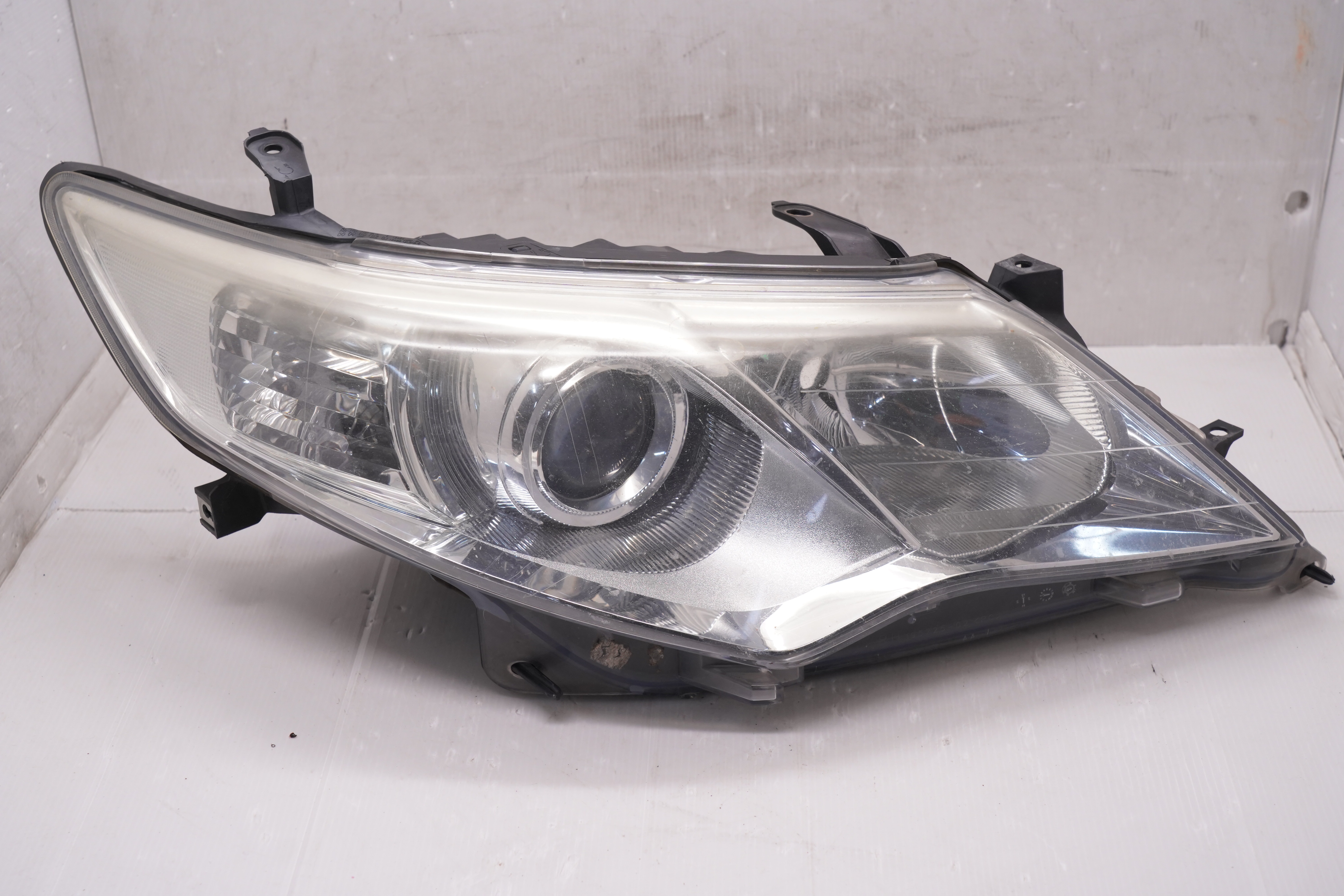 TOYOTA CAMRY XLE 2012-2014 HALOGEN R.H.S HEADLIGHT GENUINE