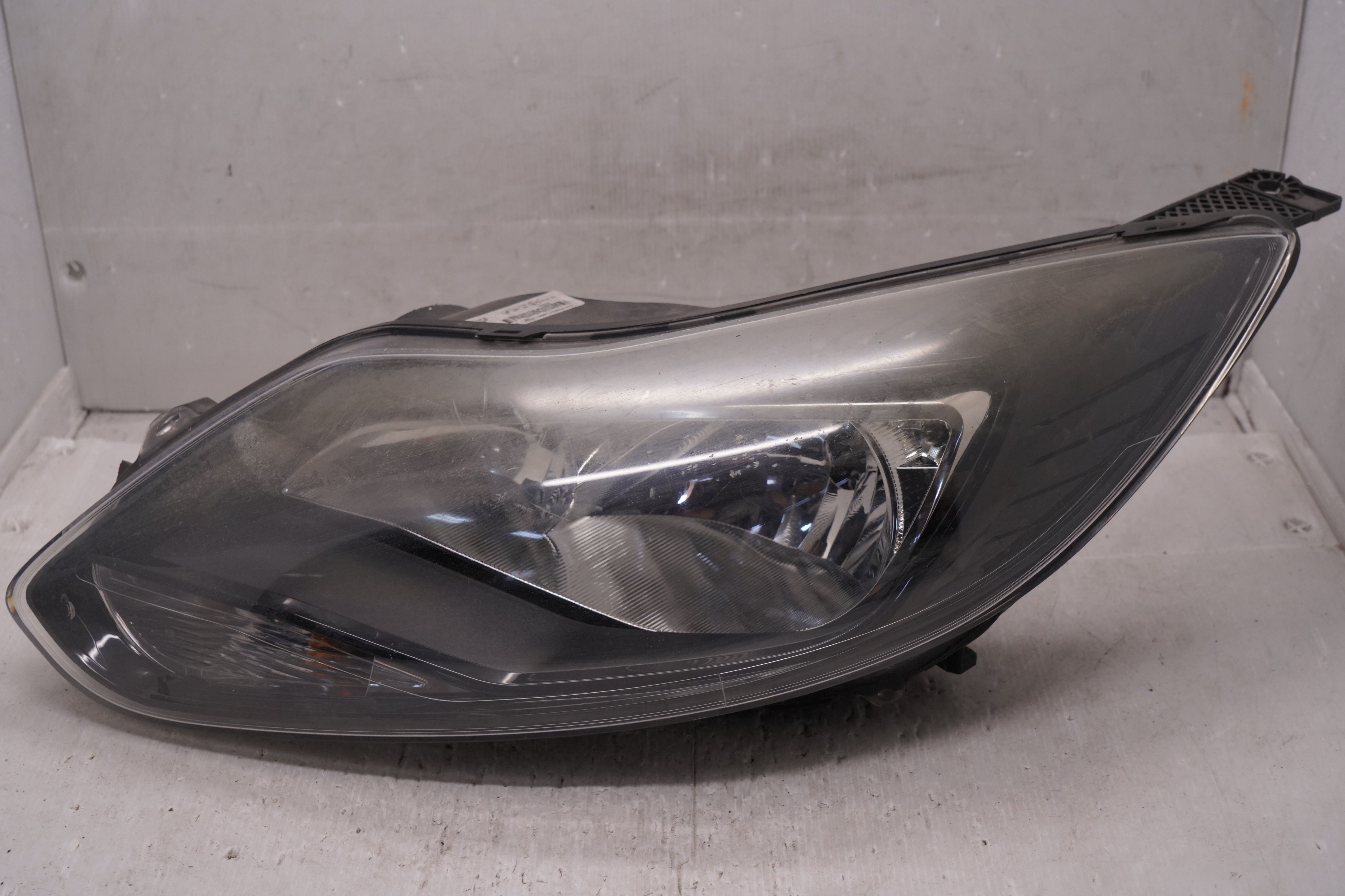 FORD FOCUS MK3 2011-2014 HALOGEN R.H.S HEADLIGHT GENUINE