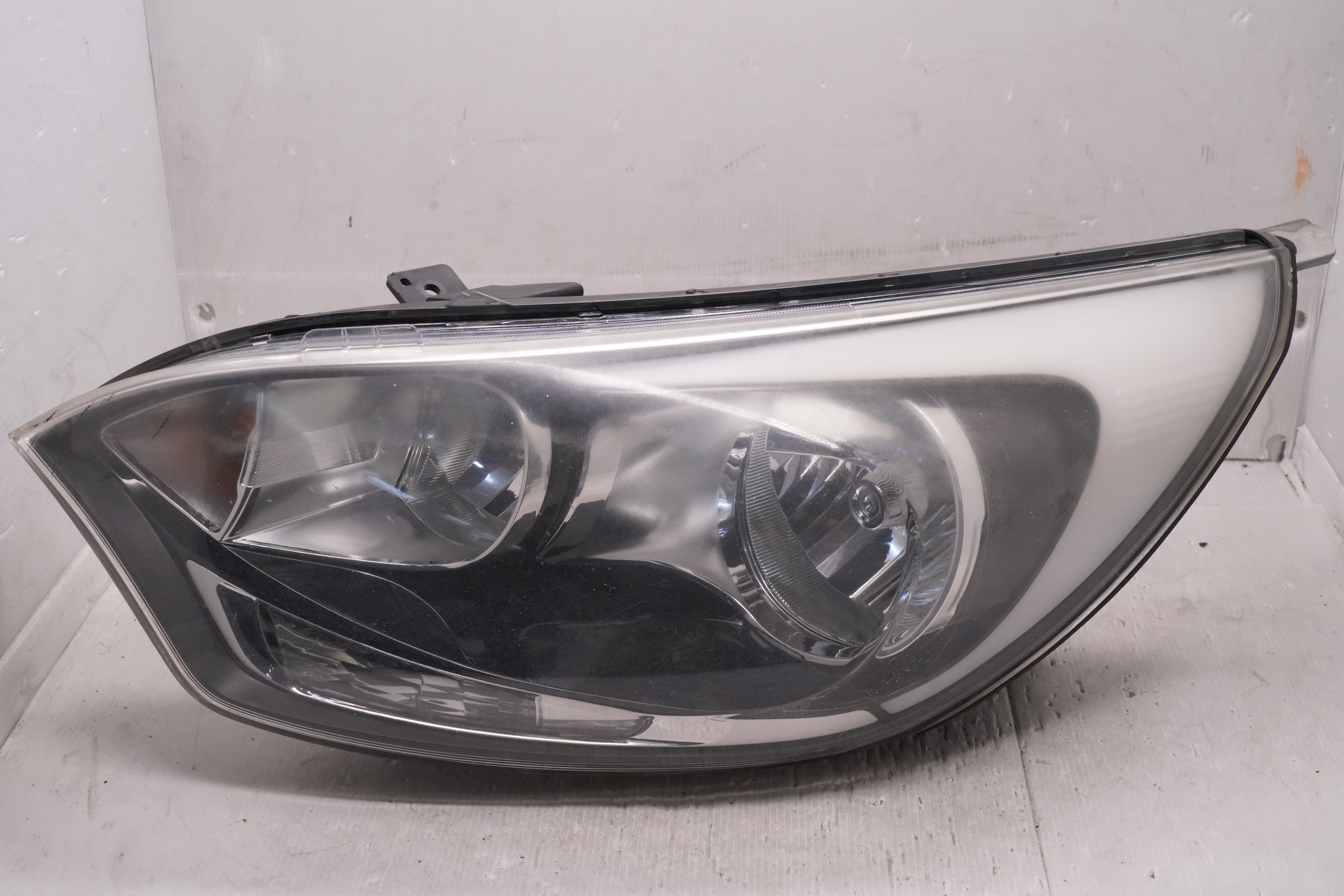 KIA RIO 2012-2017 HALOGEN L.H.S HEADLIGHT GENUINE